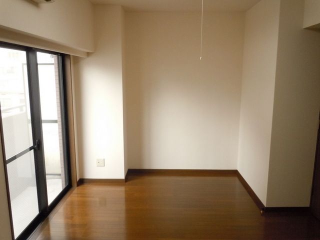 居室・リビング　★居室の前は大通りではないです★