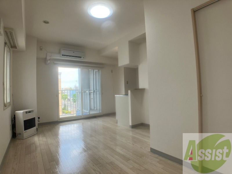 居室・リビング　広くてキレイなお部屋が広がっていて、充実した生活が送れそう。