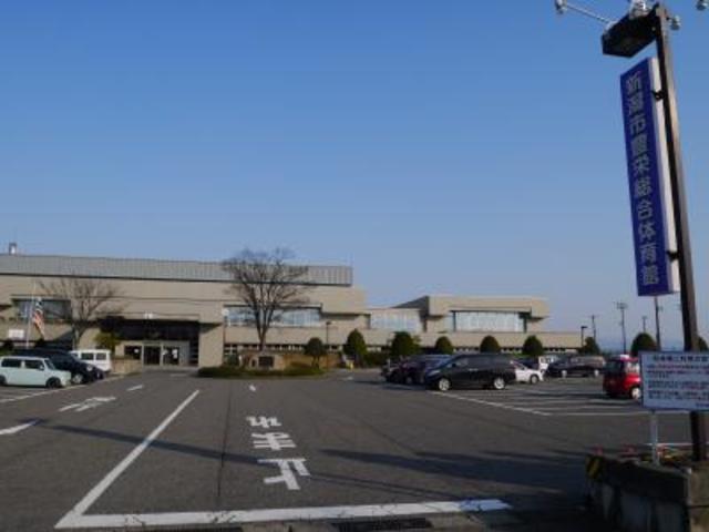 コンビニ　セブンイレブン豊栄嘉山店（コンビニ）まで827m