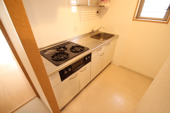 キッチン　※他部屋の写真です。現況優先