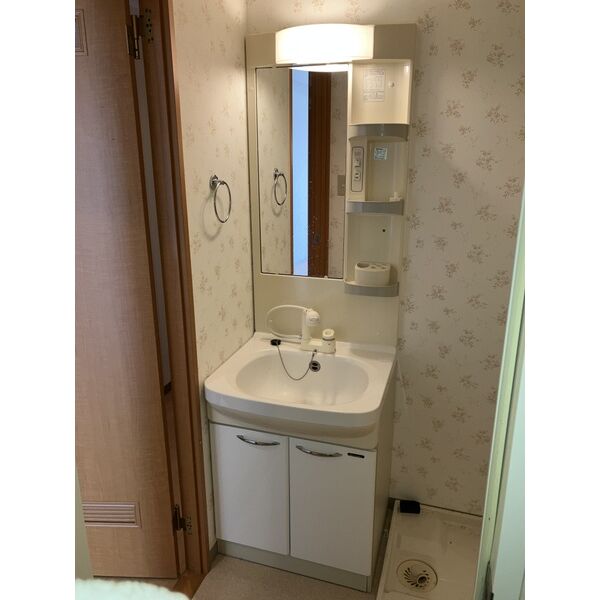洗面設備　同物件別室です。