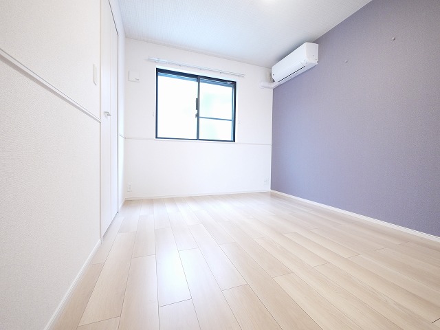 その他部屋・スペース　落ち着いて過ごせるお部屋なので、寝室にいかがでしょうか