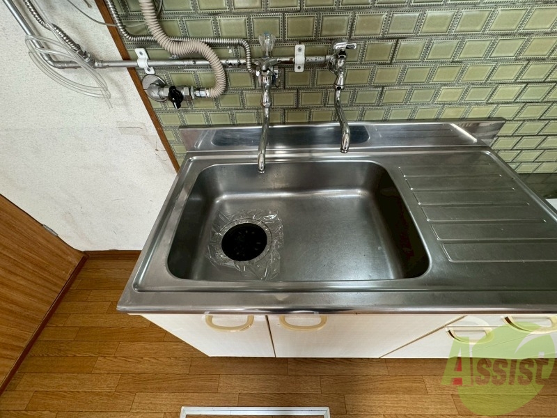 洗面設備　キッチンのシンクはピカピカで掃除意欲が湧いてきそう！