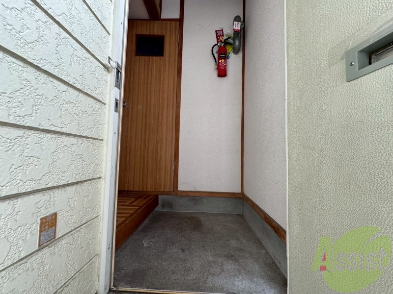 玄関　玄関の様子です。明るい印象ですね。気分もあがりそう。