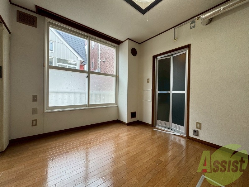 居室・リビング　広くてキレイなお部屋が広がっていて、充実した生活が送れそう。