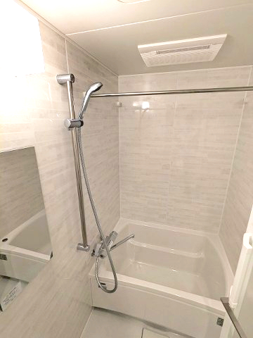 バス・シャワールーム　浴室換気乾燥機