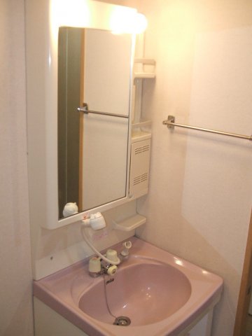 洗面設備　朝の身支度には欠かせない独立洗面化粧台