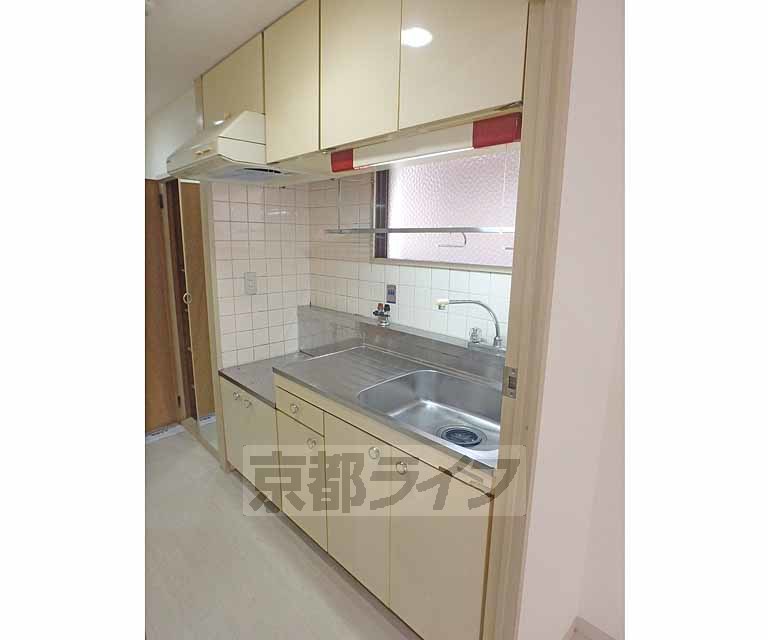 キッチン　収納たっぷりのキッチンです。