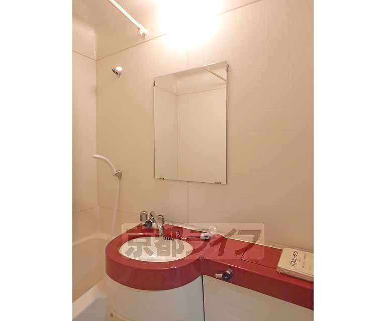 洗面設備　ユニットバスの洗面です。