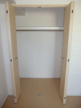 ヴィラ　カレント　収納　洋室ＣＬ（開）