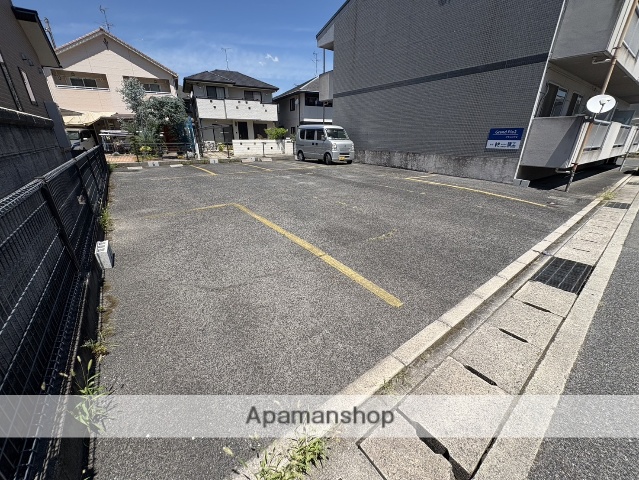 駐車場　エントランス