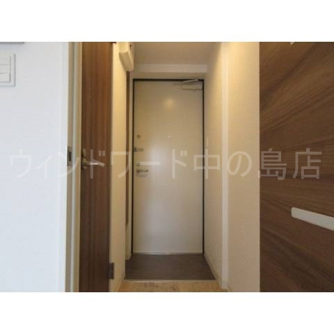 玄関　詳細は、ウィンドワード中の島までご相談下さい。