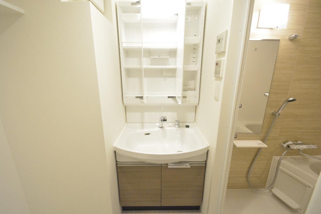 洗面設備　洗髪洗面化粧台