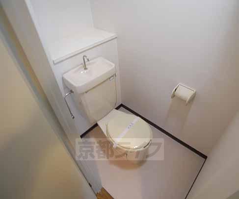 トイレ　清潔感のある洋式トイレ。