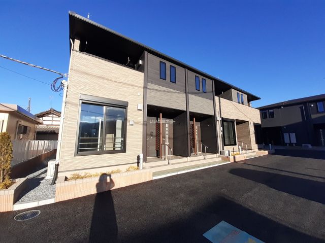 秩父市下影森のアパートの建物外観