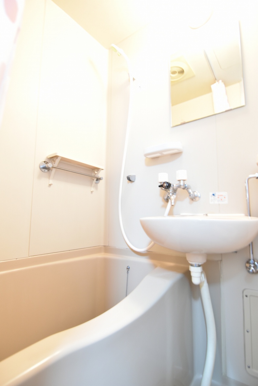 バス・シャワールーム　綺麗なユニットバスです。