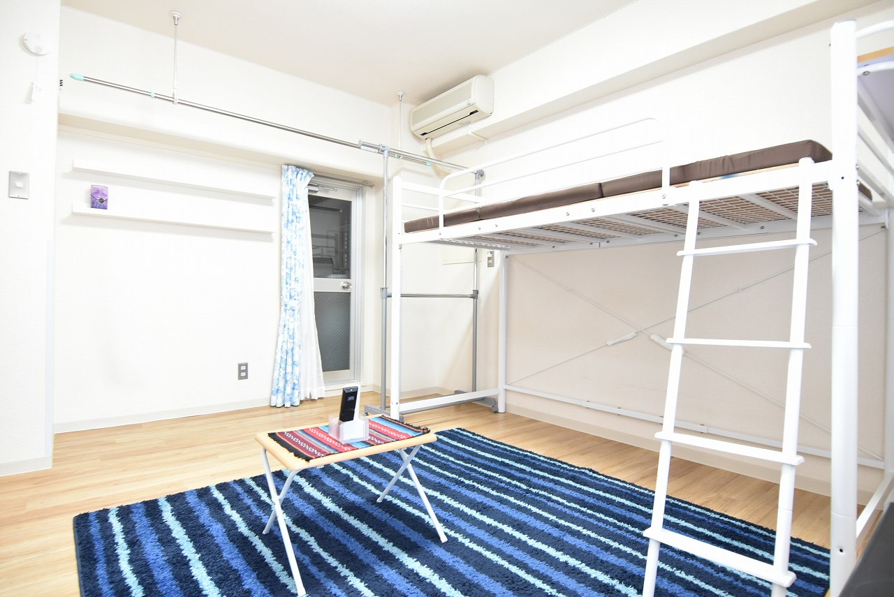 居室・リビング　家具家電付のお部屋です。