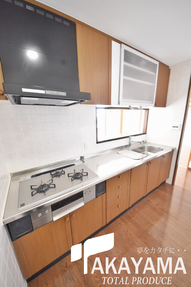 トイレ　キッチン、食器乾燥機は上部棚についています★