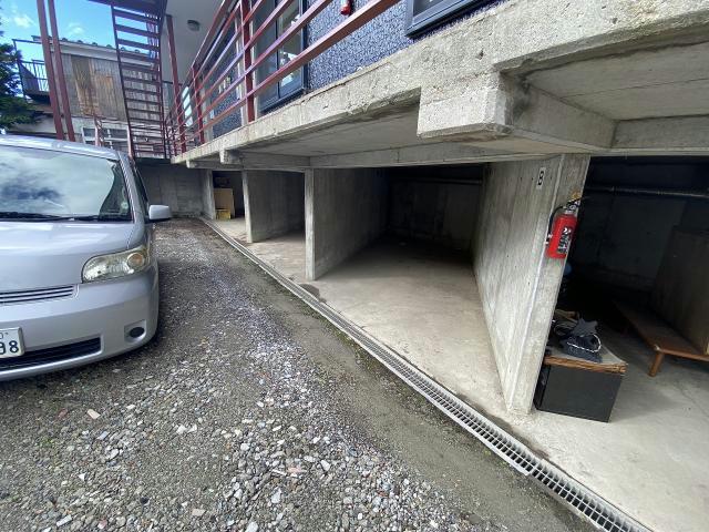 駐車場　駐車場