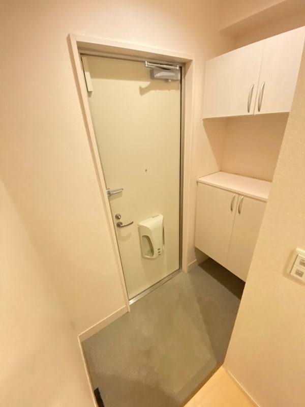 玄関　※画像すべて同物件別号室参考画像