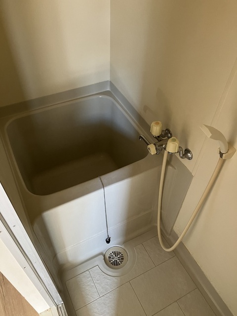 バス・シャワールーム　１１１　バスルーム