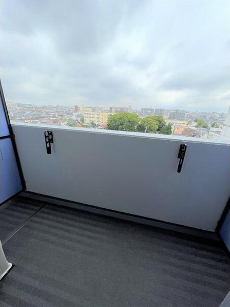 バルコニー　開放的で明るい空間を演出してくれるバルコニーです