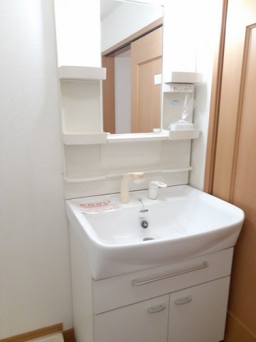 洗面設備　明るい洗面所です★