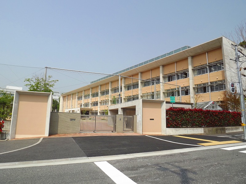 小学校　芦屋市立　精道小学校（小学校）まで883m