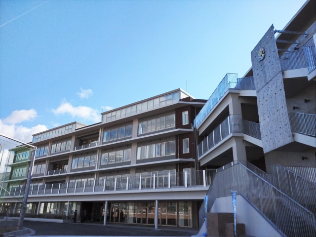 中学校　加東市立東条学園小中学校（中学校）（中学校）まで2300m