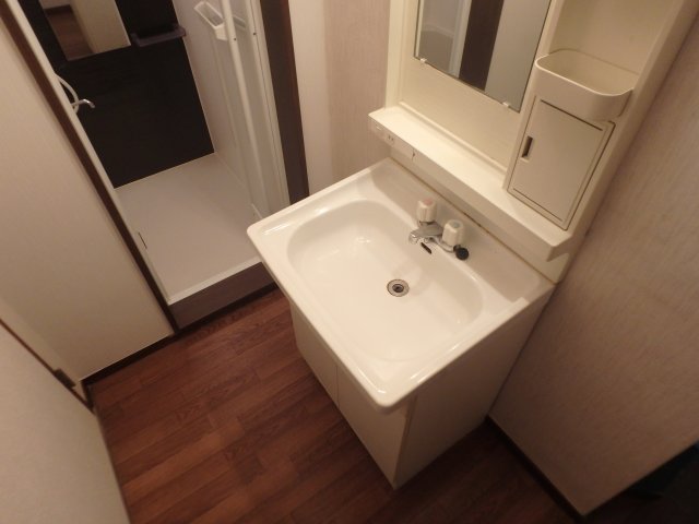 洗面設備　コンパクトで使いやすい洗面所