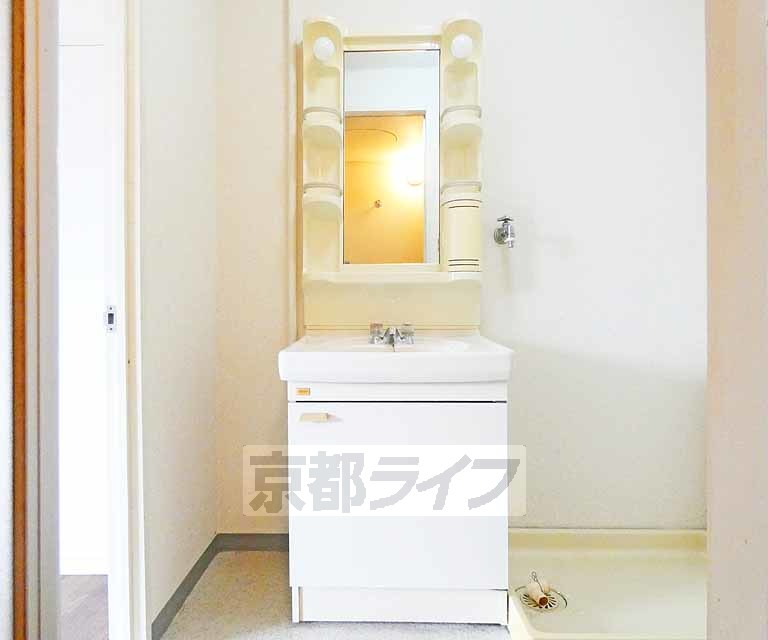 洗面設備　洗面台です。