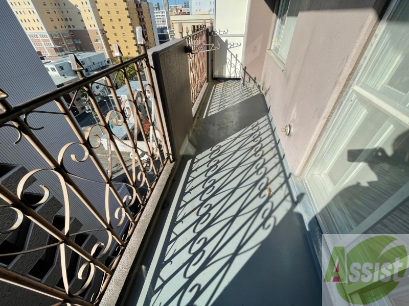 バルコニー　バルコニーです。天気の良い日には外干しができます！