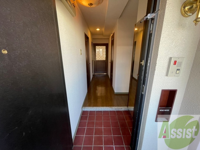 玄関　玄関の様子です。明るい印象ですね。気分もあがりそう。