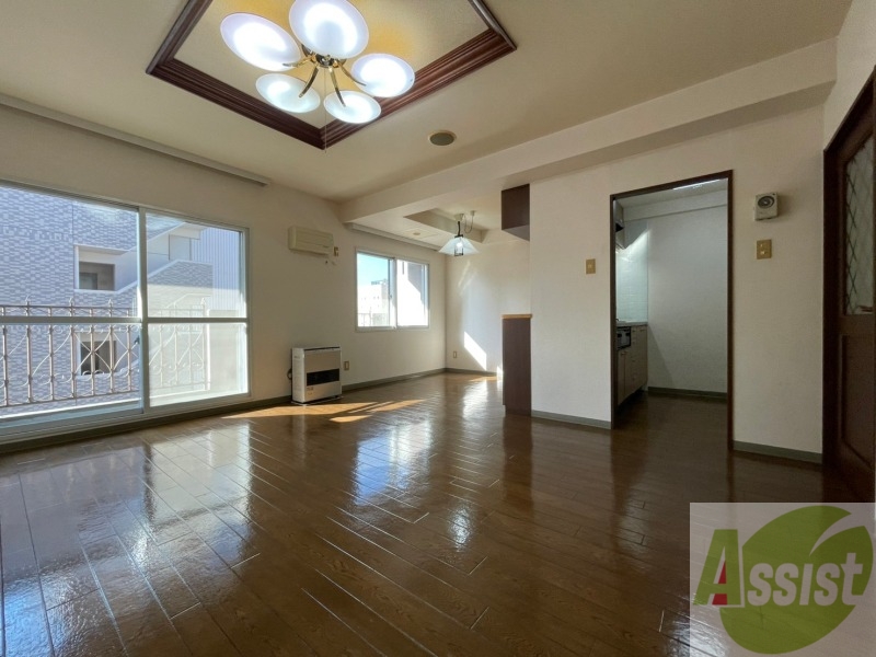 居室・リビング　広くてキレイなお部屋が広がっていて、充実した生活が送れそう。