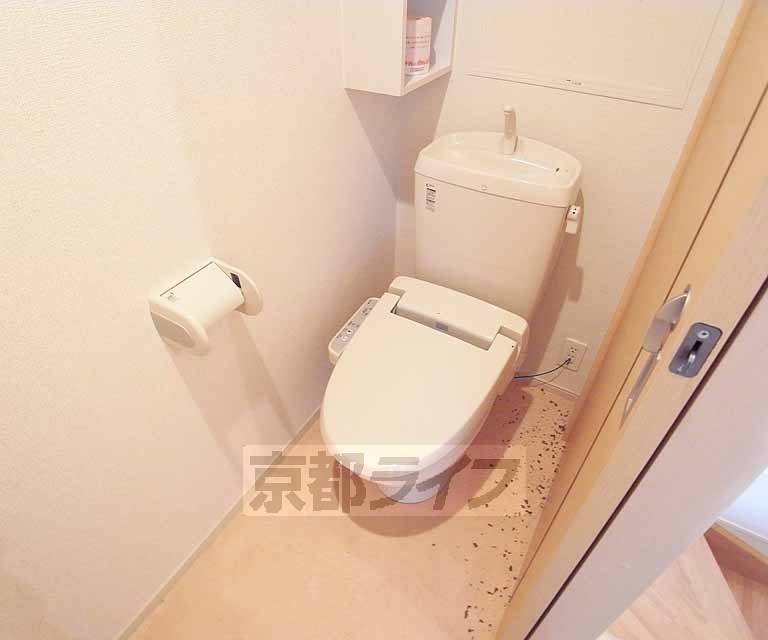 トイレ　ウォシュレットつき