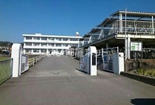 中学校　岩出市立岩出第二中学校（中学校）まで133m