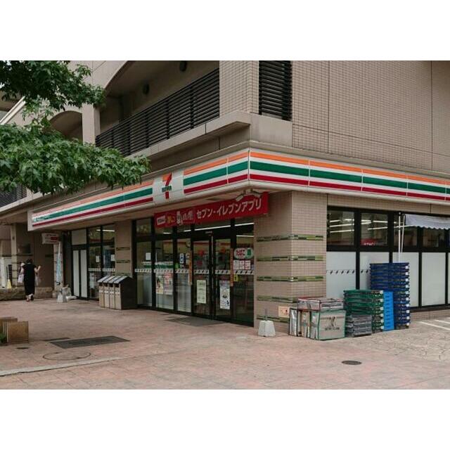 コンビニ　セブンイレブン足立西新井栄町３丁目店（コンビニ）まで362m