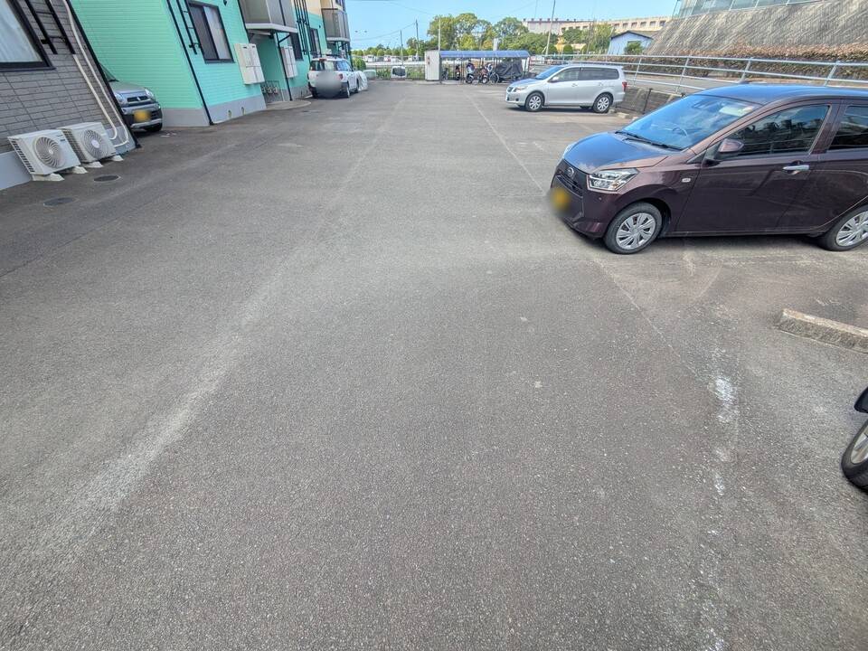 駐車場　駐車場