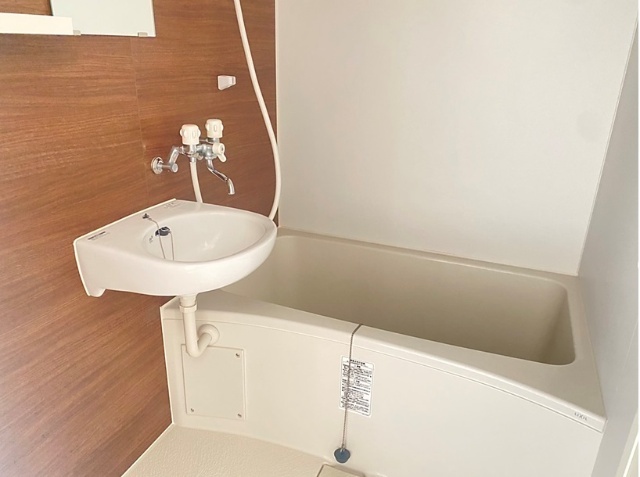 バス・シャワールーム　※内観写真は、同タイプ別部屋のため、参考となります。