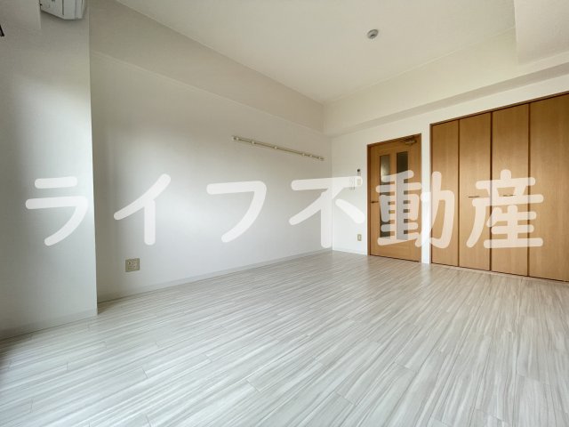 居室・リビング　コンパクトで使いやすい洋室です