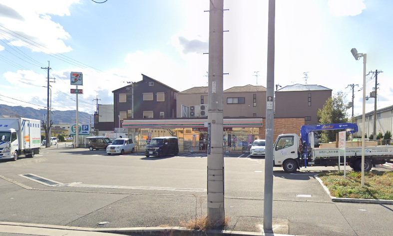コンビニ　セブンイレブン 東大阪吉田本町1丁目店（コンビニ）まで263m