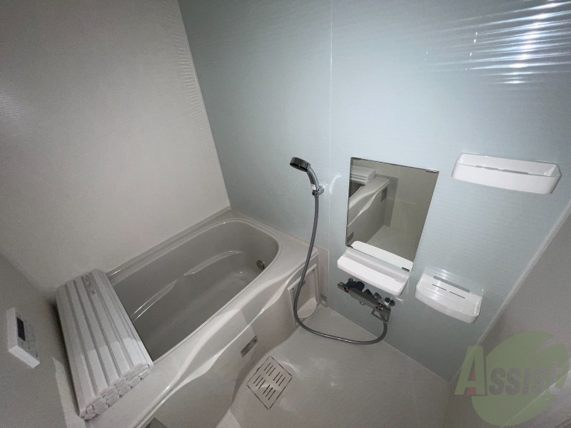 バス・シャワールーム　追い焚き機能が付いているのでいつでも温かいお風呂に入れますよ