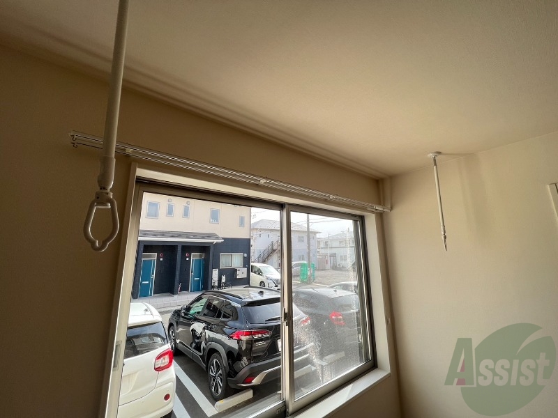 バルコニー　バルコニーはございませんが、室内洗濯干しがありましたよ～