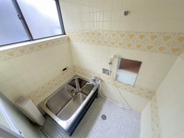 高畑町貸家の風呂写真