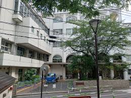 小学校　文京区立湯島小学校（小学校）まで345m