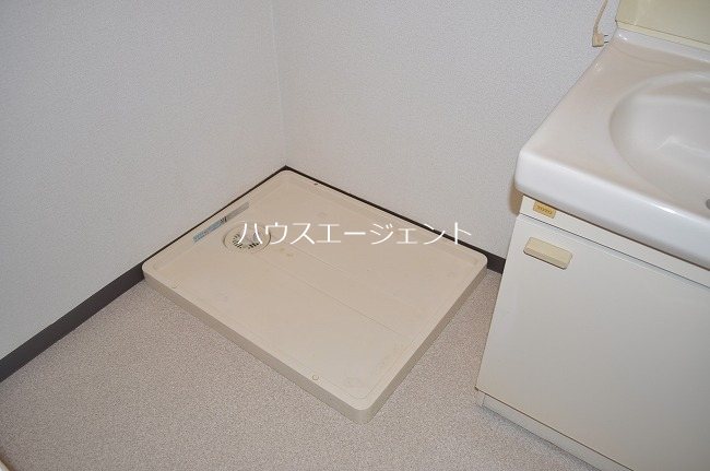 その他設備　室内洗濯機置き場。※参考画像