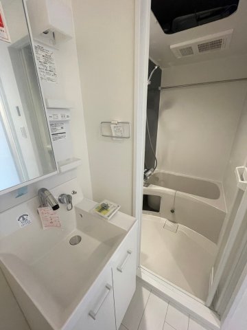 バス・シャワールーム　お風呂で日々の疲れを落としましょう