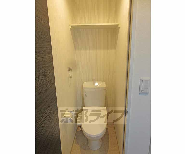 トイレ　大き目のトイレ