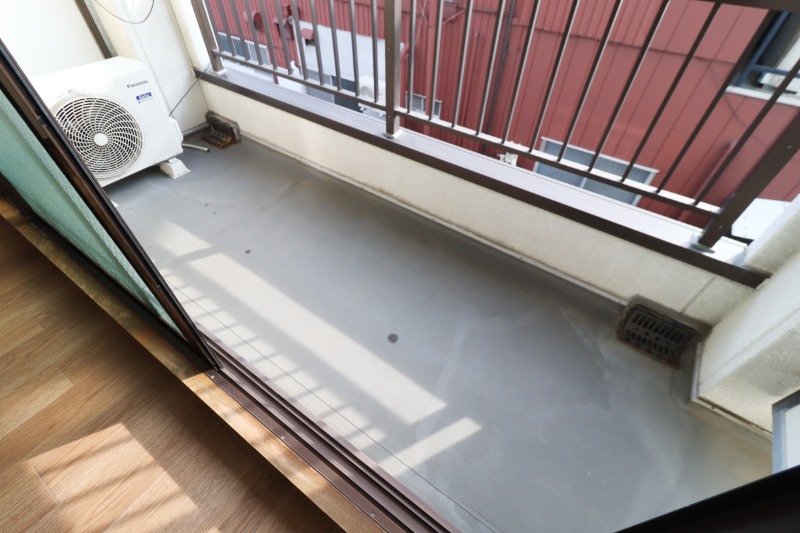 バルコニー　図面と現状に相違がある場合には現状を優先