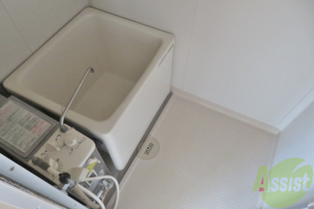 バス・シャワールーム　バランス釜ですが追い焚きも出来ますし意外と使いやすい。